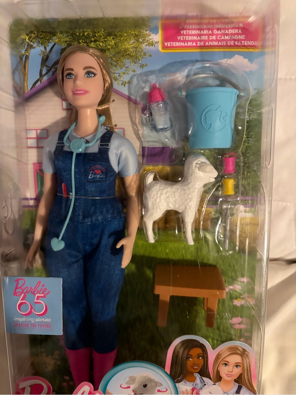 Barbie Careers Farm Vet Doll & Accessories Includes Lamb w/Wiggle Ears Ages 3+